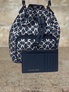 Michael Kors Khai Small Signature Signature Logo Bucket Bag & Wallet Set Navy